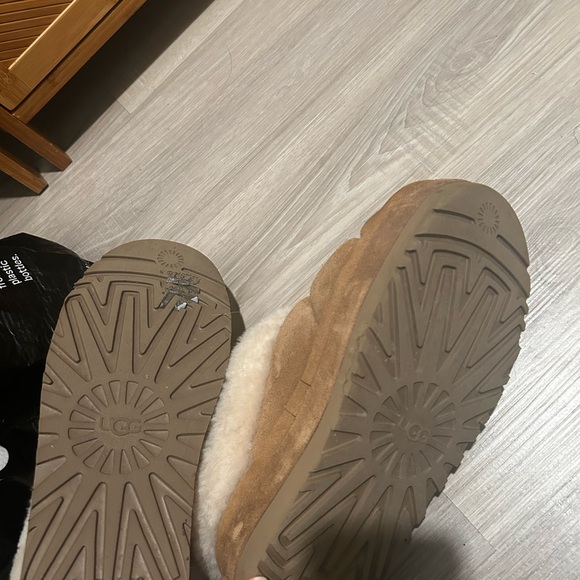 UGG Tan Shearling Slippers - Picture 2 of 11
